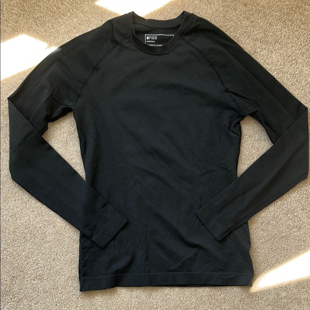 FIGS Women’s Black Long Sleeve Shirt